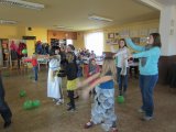děti tancují
